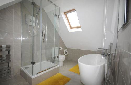 Luxurious & modern on-the-beach family retreat - Foto 31