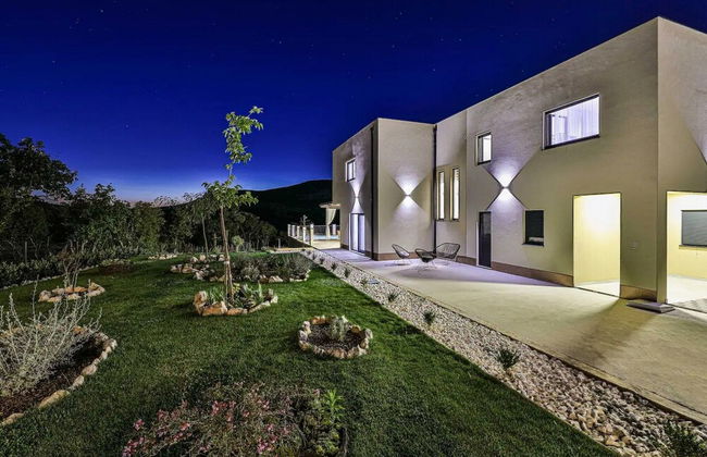 Luxurious Sanctuary Villa Primorski Dolac With Pool - Foto 26