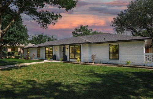 Luxury Home with 5 Bedrooms and Private Pool - Foto 59