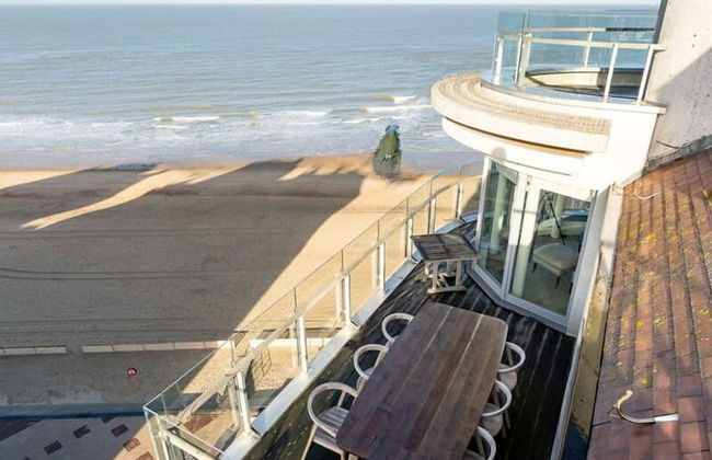 Stunning Penthouse With Free Parking and sea View - Foto 45