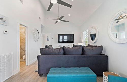 Gorgeous Home with Huge Private Pool and Game Room - Foto 4