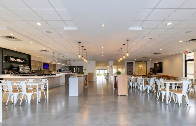 Entire Studio With Free Shuttle to Disney - Foto 25