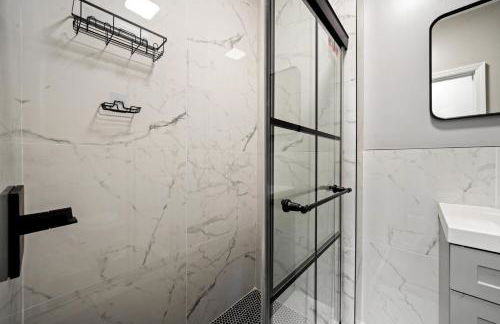 Spacious Luxe Stay Sleeps 16 20 Min to NYC - Foto 48