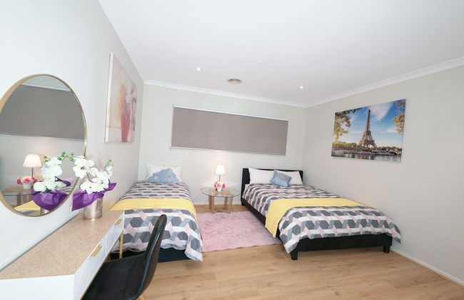 Designer Decor Home 8Bed WilliamsLanding - Photo 6