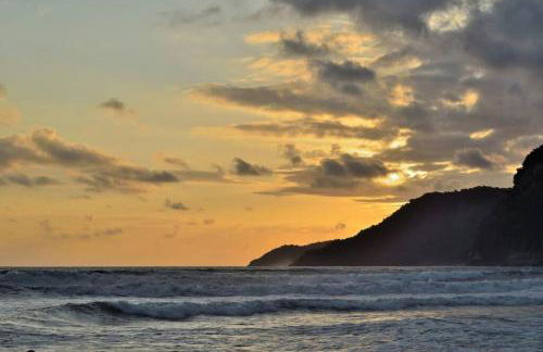 Casa perto a praia Guaecá 6 -10 pessoas - Foto 12