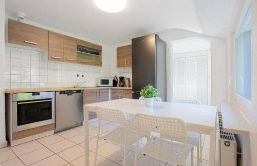 Tolstov Apartments - 3 Room Apartments with Garden - 20 Min Messe DUS & Airport DUS - Foto 11