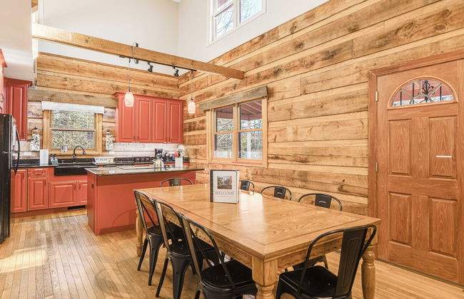 Red Cedar by Avantstay Cabin w/ Hot Tub + Views! - Foto 26