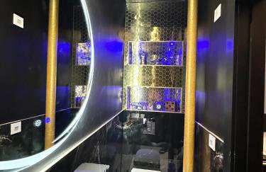 The Secret Agent Apartment - Brought to you by Coastline Retreats - Brand New - 2 mins walk to Beach - Childrens play den - Pool Table - Time Crisis Arcade Machine - Foto 37