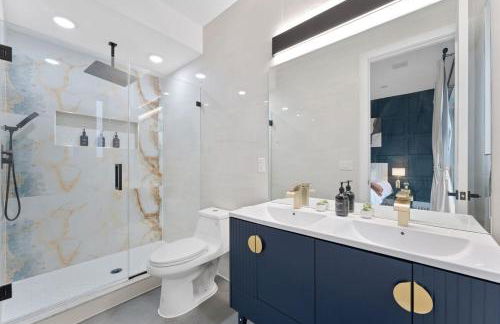 3BR Luxury w Rooftop Views - Foto 25