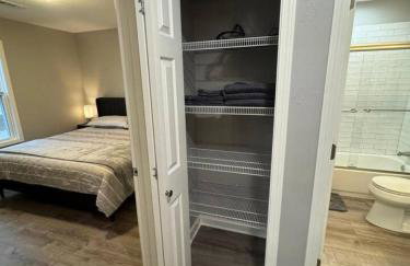 Spacious 2BR Apt with Balcony and 2 King Beds Sleeps 6 - Foto 23