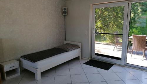 Ferienhaus Stein, TOP Monteurwohnung, sehr groß, 4 Einzelzimmer, Doppelzimmer, Übernachtung bis zu 8 Personen möglich - Foto 4