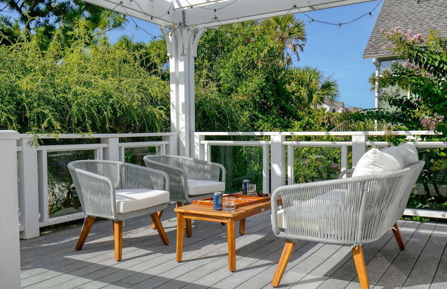 Hemlock by Avantstay Minutes From Folly Beach w/ Multiple Patios - Foto 25