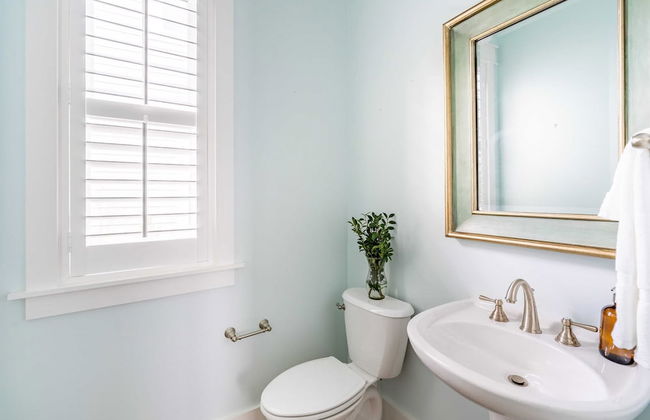 Pearl by Avantstay Idyllic Seaside Getaway w/ 2 Large Decks & Lush Garden - Foto 22