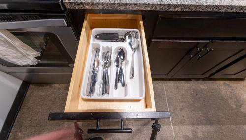 King Bed - Heart of PB - Jaw-Dropping Rooftop and Gym - Foto 3