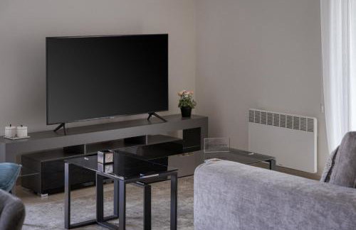 Vouliagmeni Stylish Apartment - Photo 38