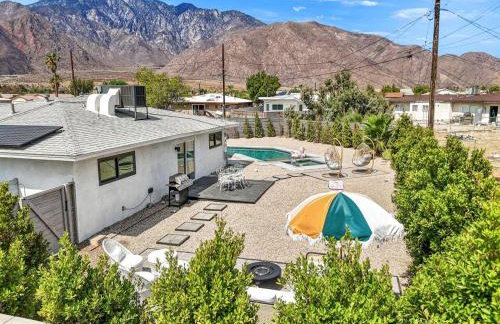 Whimsical Oasis Retreat by Rather Be Properties - Foto 9