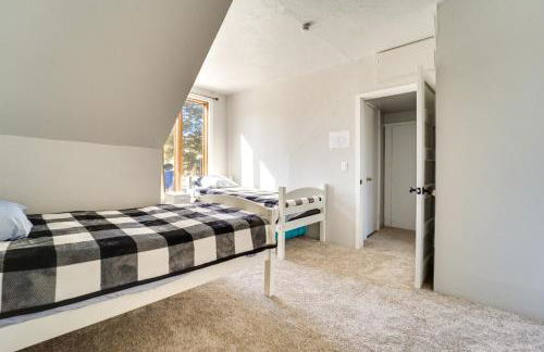 Dolorable Home with Yard - Walk to River! - Foto 24