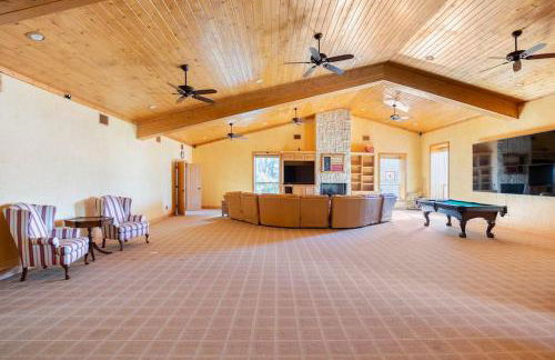 Texas Ranch House with 5 Bedroom and Fish Pond - Foto 47