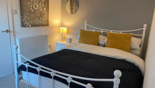 2 Bed Flat - Sleeps 6 - Pets - Parking - Wifi - Foto 1