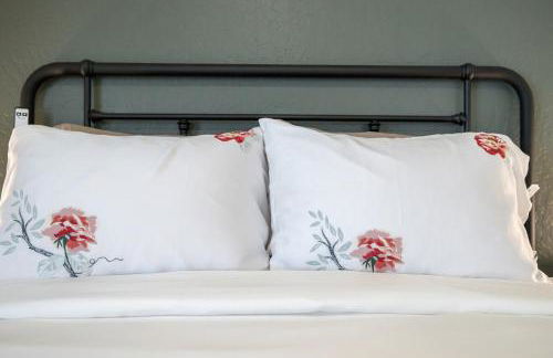 Bus Stop Saloon - Cave Creek with Spa - Photo 42