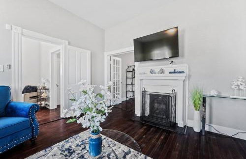 West High 3BR Private Backyard Petersburg Gem - Foto 17