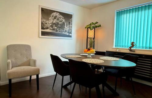 Modern 3 Bedroom Bungalow, EV Friendly, Parking Included - Foto 61