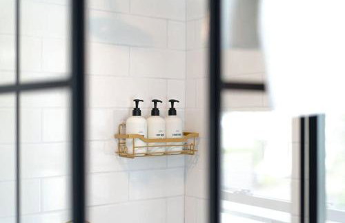 Jefferson & Grounds 3BR Steps from HWS and Hot Tub - Foto 35