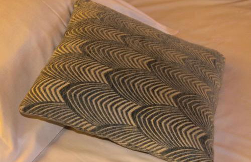 Gîte haut de gamme près de l'Abbaye de Noirlac - Séjour tout confort avec jardin et terrasses - FR-1-586-13 - Foto 16