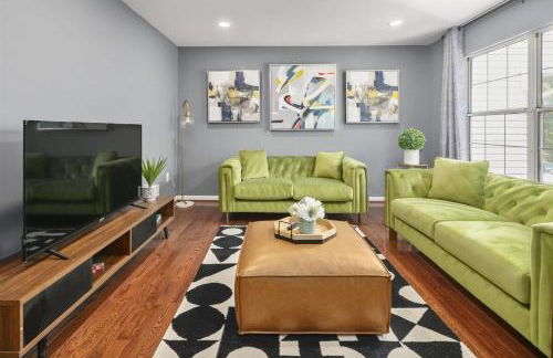 Cozy 4BR Townhome, Family Community, 40 Mins to DC - Foto 2