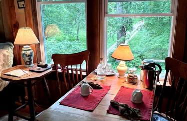 Charming Vacation Rental in a Barn on a Horse Farm near Afton Mountain in Virginia - Foto 2