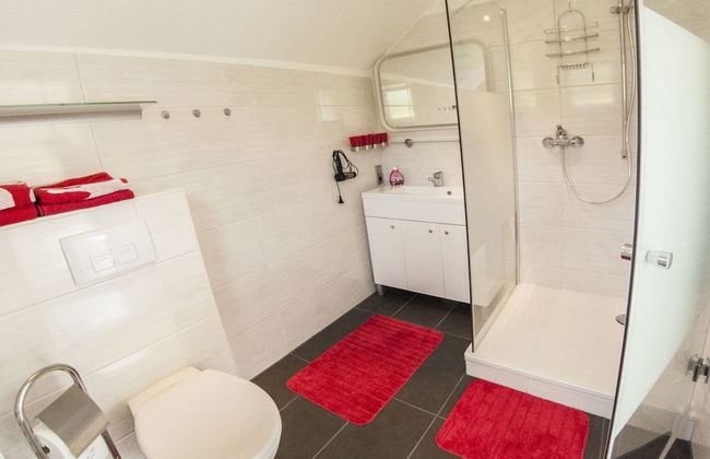 Holiday Home with Garden & Terrace near Rennsteig in Thuringian Forest - Foto 10