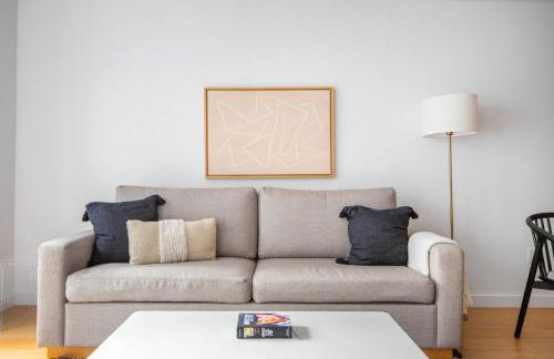 LES 1br w gym doorman wd nr park NYC-1314 - Foto 2