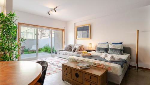 HostWise – Modern Flat w/ Terrace | Near the Beach - Photo 4, towels