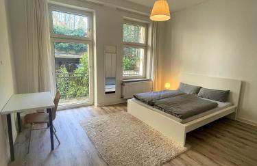 Altbauwohnung mit 2 Balkonen - Foto 1