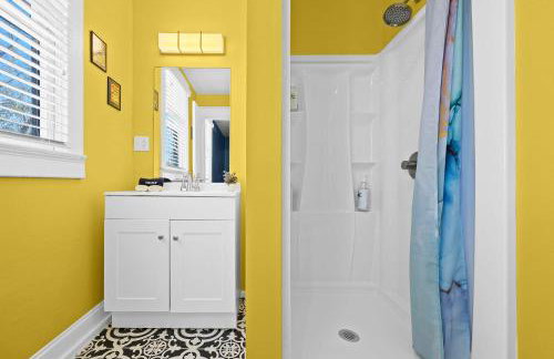 Cozy & Creative Top Unit in Lou's Arts District - Foto 32