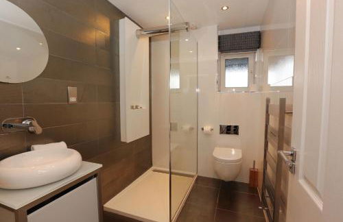 Viewpoint Villa - Luxury 4 Bedroom villa with elevated views - Foto 12