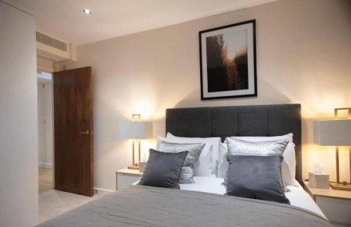 Westminster two bed one bath sleeps 5 with Air-Con - Photo 2