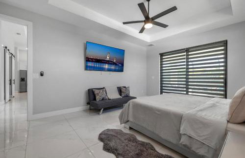 Cape Coral Oasis - Pool & Bintelli Golf Cart - Foto 21
