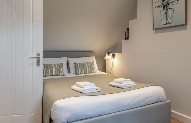 Bright&Spacious 3BD in Centre of Bourton - Photo 16