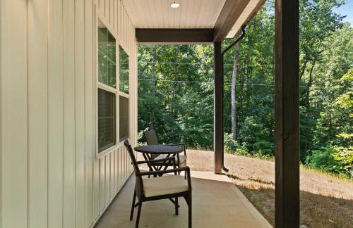 Secluded 3BR Cabin Lake Access & Resort Perks - Foto 29