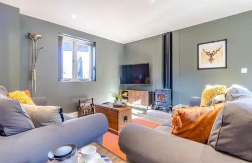 Stunning Barn with Hot Tub on a Secluded Farm - Foto 6