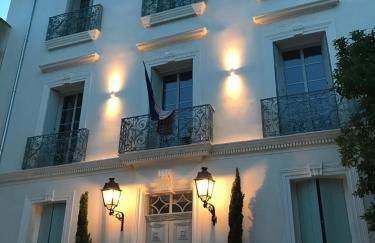 LAZARE Maison de Maître , appartements de standing avec parking privatif à seulement 7 minutes à pied du centre historique de Béziers - Foto 1