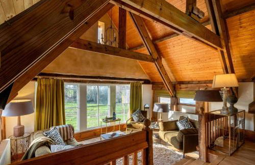 Willowberry Barn - Exclusive Home with Hot Tub - Photo 22