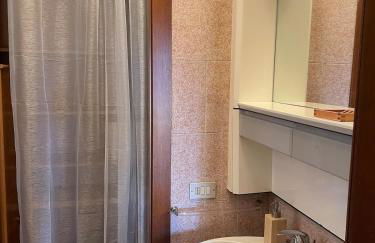 Wood Apartment - Photo 24