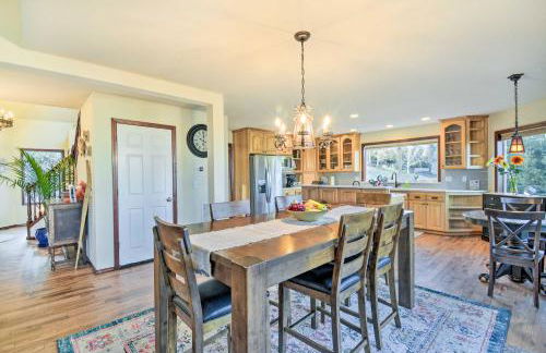 Stunning Sequim Hideaway with Hot Tub and Views - Foto 11