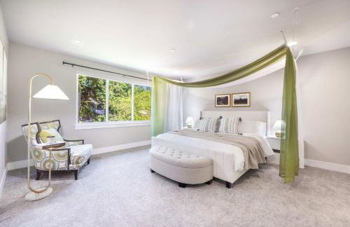 Modern Kirkland 4BR Family Oasis Kids Paradise - Photo 4