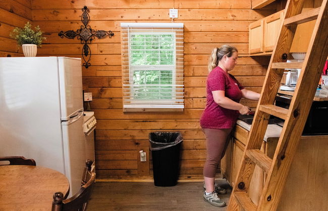 Kozy Haven Log Cabin Rentals - Foto 16