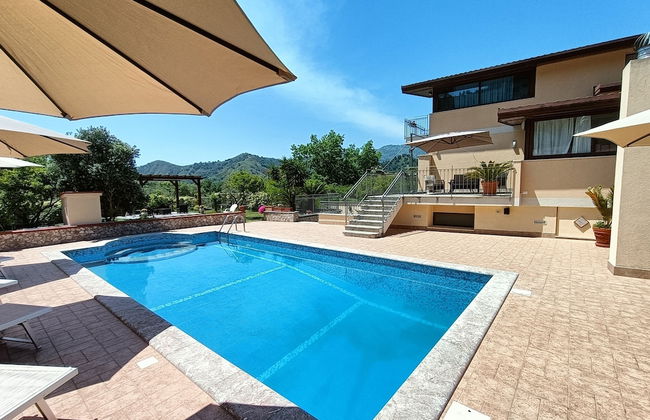 Villa Gloria - Photo 1