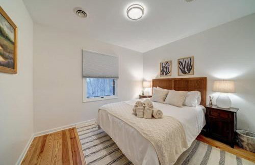 Exclusive Wooded Chalet w Magnificent River Views - Foto 26