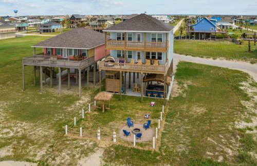 Beachfront oasis! Hot tub, gameroom, double deck!! - Foto 40